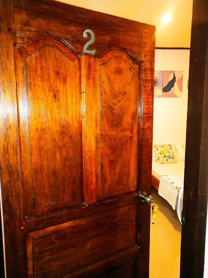 Lady Ghagha Room Rentals Сан-Висенте Экстерьер фото